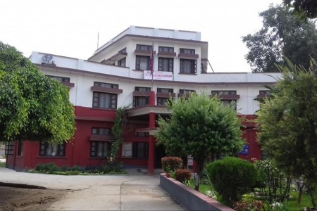 कर्मचारीमा कोरोना देखिएपछि बर्दिया प्रशासन माघ १५ सम्म बन्द
